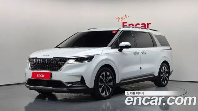 Kia Canival 2023 — photo 1