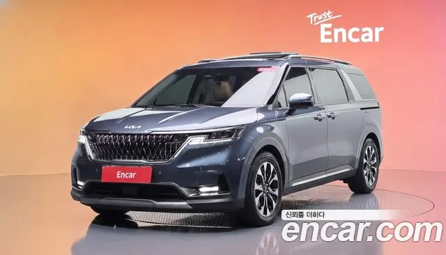 Kia Canival 2023 — photo 1