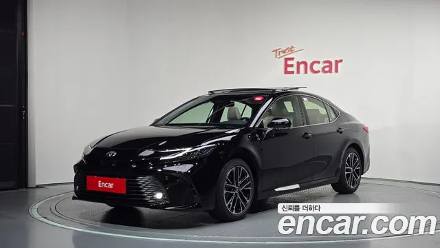 Toyota Camry 2026 — photo 1
