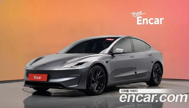 Tesla Model 3 2026 — photo 1