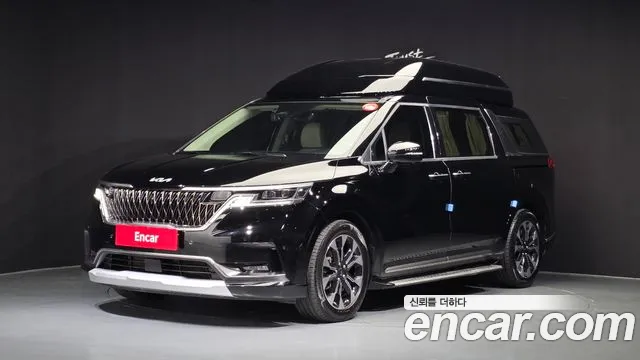 Kia Canival 2023 — photo 1