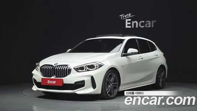 BMW 1-Series 2024 — photo 1