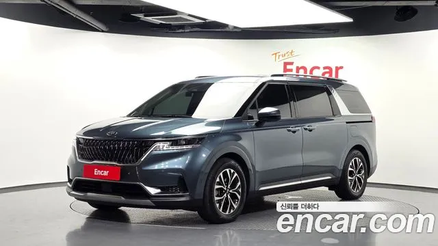 Kia Canival 2021 — photo 1