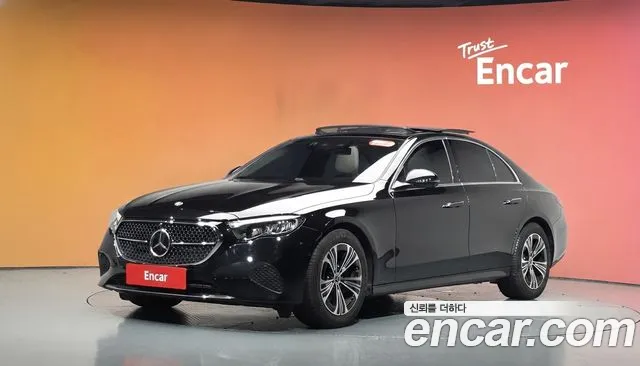 Mercedes-Benz E-Class 2024 — photo 1