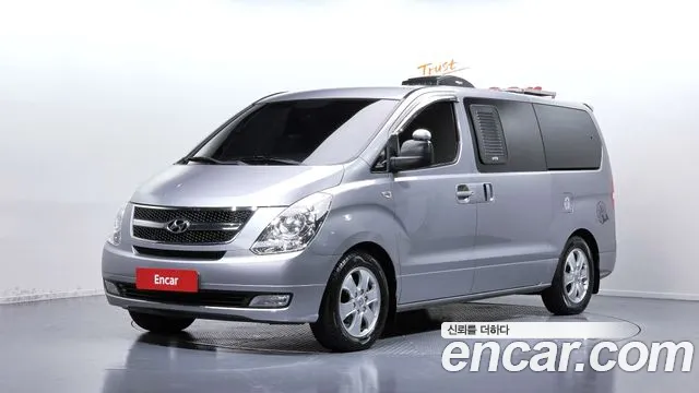 Hyundai Starex 2015 — photo 1