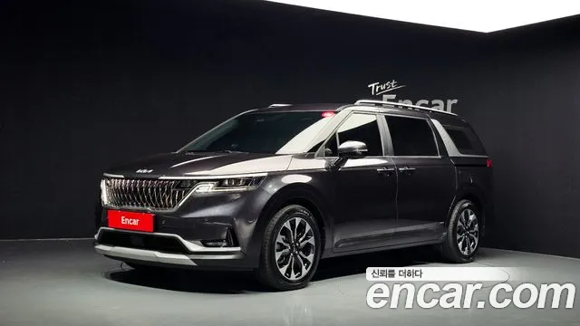 Kia Canival 2023 — photo 1