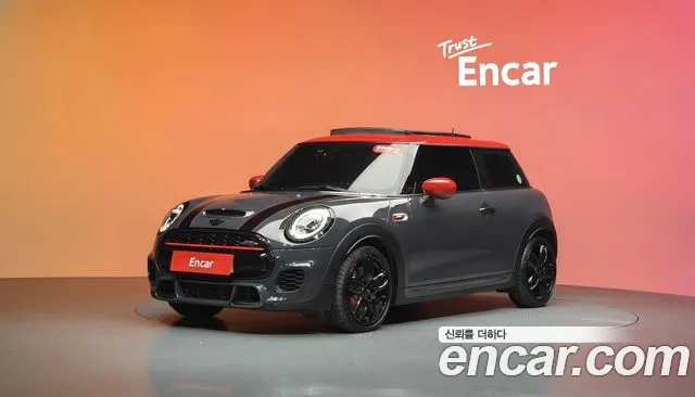 Mini Cooper 2020 — photo 1