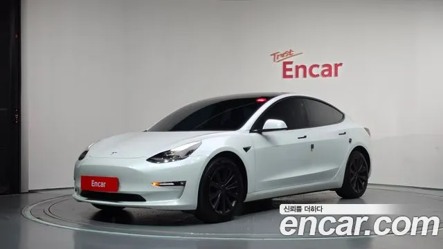 Tesla Model 3 2022 — photo 1