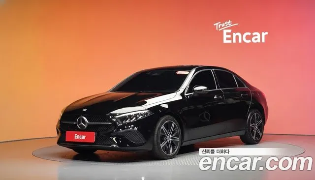 Mercedes-Benz A-Class 2025 — photo 1
