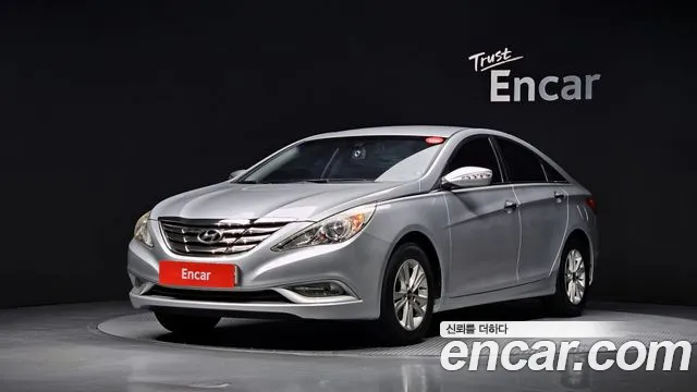 Hyundai Sonata 2010 — photo 1