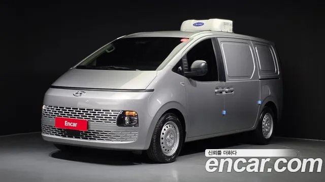 Hyundai Staria 2024 — photo 1