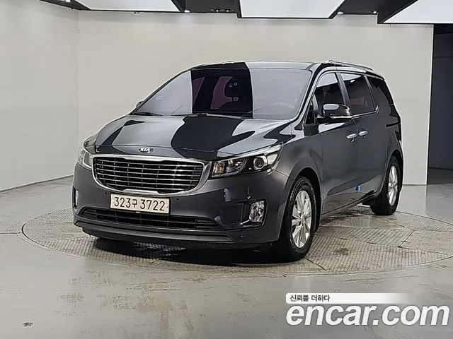 Kia Canival 2016 — photo 1