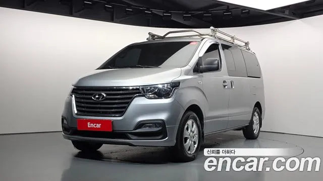 Hyundai Starex 2019 — photo 1
