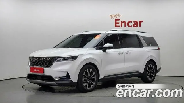 Kia Canival 2023 — photo 1