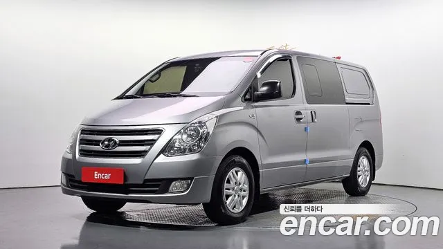 Hyundai Starex 2017 — photo 1