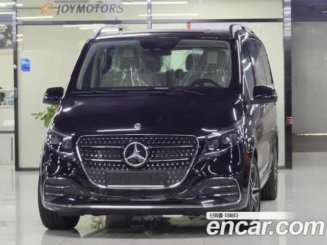 Mercedes-Benz V-Class 2025 — photo 1