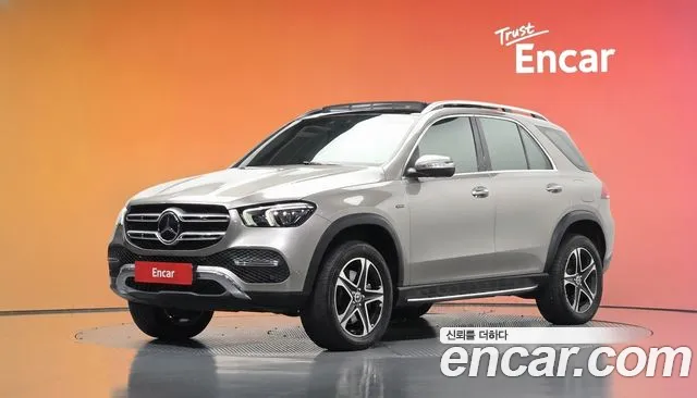 Mercedes-Benz GLE-Class 2021 — photo 1