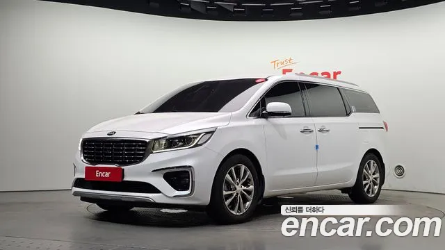 Kia Canival 2020 — photo 1