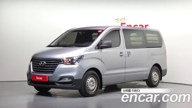 Hyundai Starex 2019 — photo 1