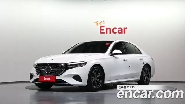Mercedes-Benz E-Class 2025 — photo 1