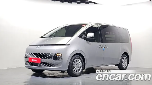 Hyundai Staria 2022 — photo 1