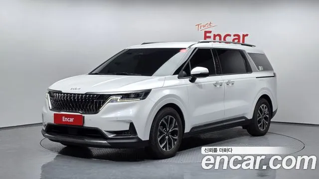 Kia Canival 2023 — photo 1