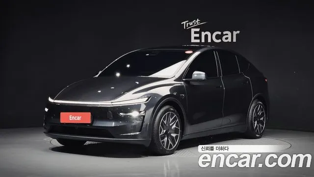 Tesla Model Y 2026 — photo 1