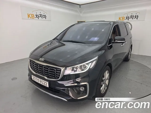 Kia Canival 2020 — photo 1