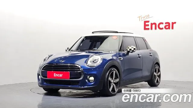 Mini Cooper 2016 — photo 1