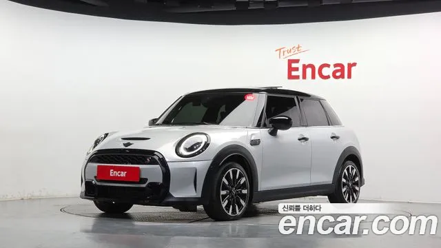 Mini Cooper 2022 — photo 1
