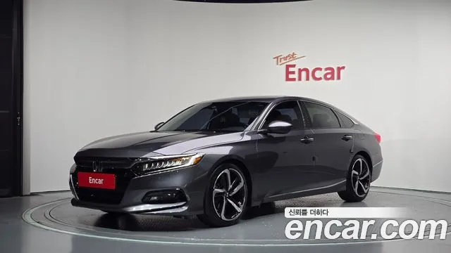 Honda Accord 2018 — photo 1