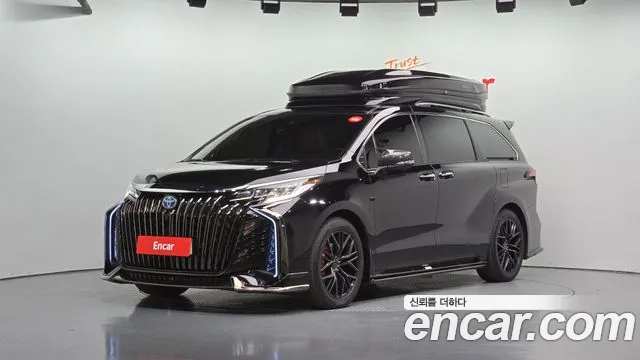 Toyota Sienna 2024 — photo 1