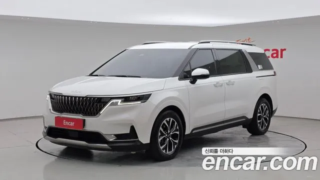 Kia Canival 2023 — photo 1