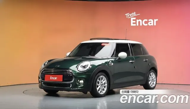 Mini Cooper 2015 — photo 1
