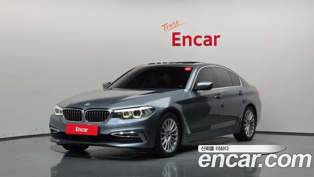 BMW 5-Series 2019 — photo 1