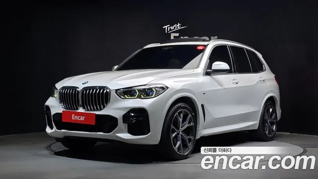 BMW X5 2022 — photo 1