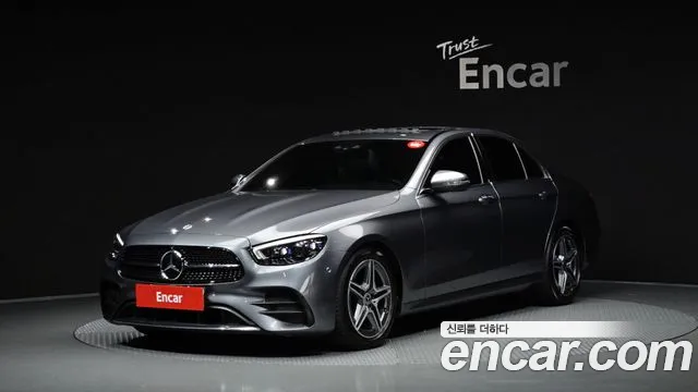 Mercedes-Benz E-Class 2023 — photo 1
