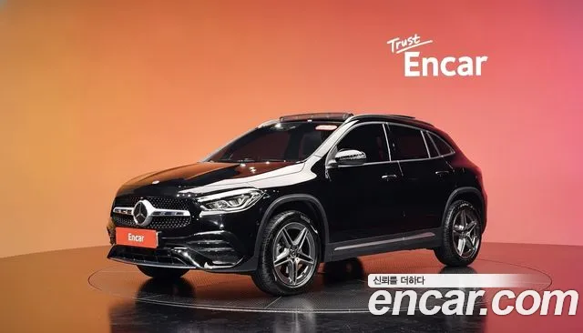 Mercedes-Benz GLA-Class 2023 — photo 1