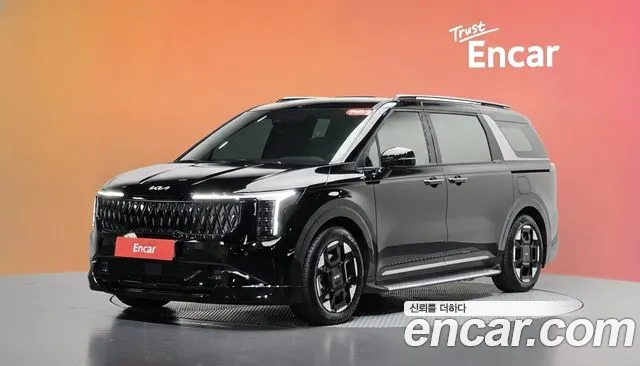 Kia Canival 2025 — photo 1