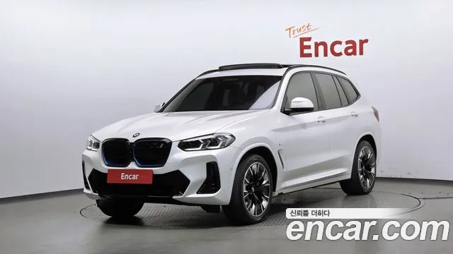 BMW iX3 2024 — photo 1