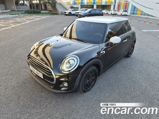 Mini Cooper 2020 — photo 1