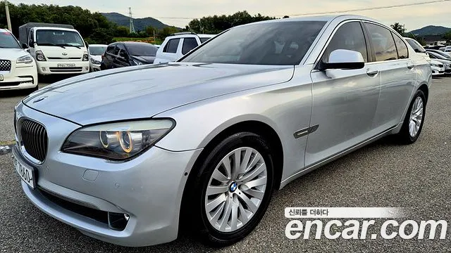 BMW 7-Series 2010 — photo 1