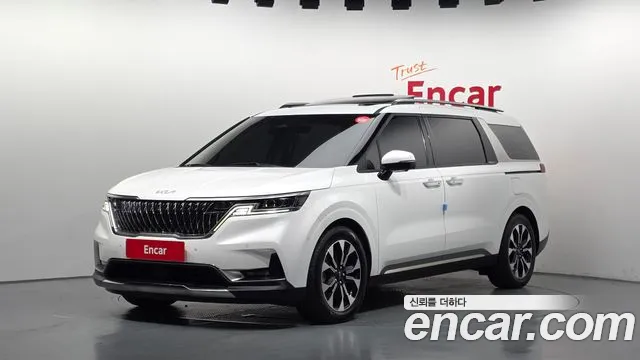 Kia Canival 2023 — photo 1