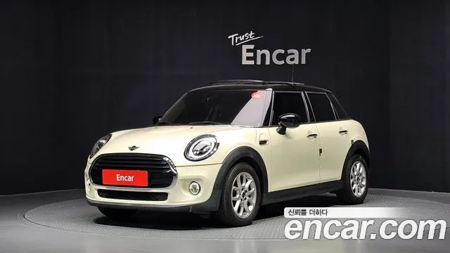 Mini Cooper 2020 — photo 1