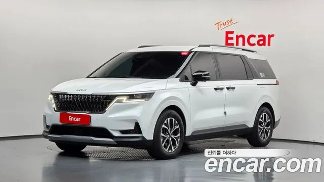Kia Canival 2023 — photo 1