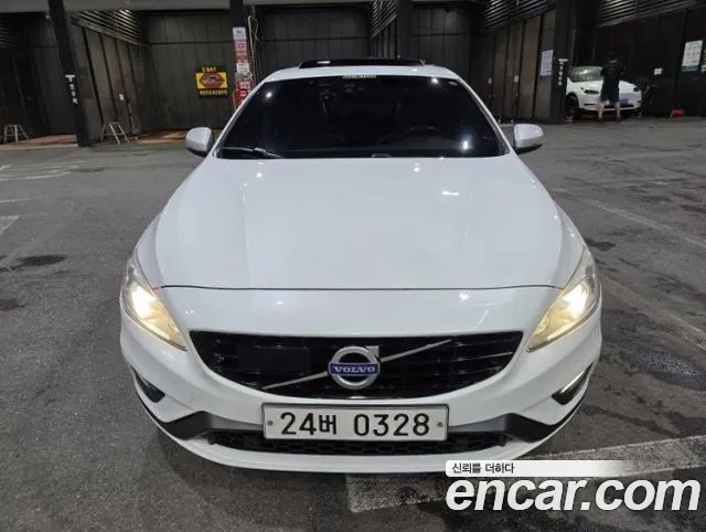 Volvo S60 2016 — photo 1