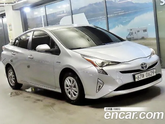 Toyota Prius 2016 — photo 1