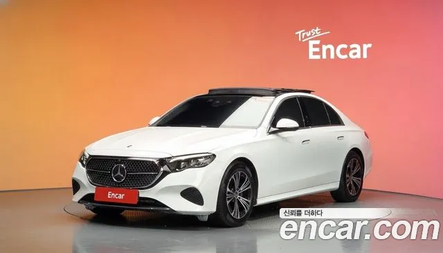 Mercedes-Benz E-Class 2025 — photo 1