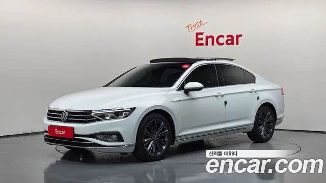 Volkswagen Passat 2022 — photo 1