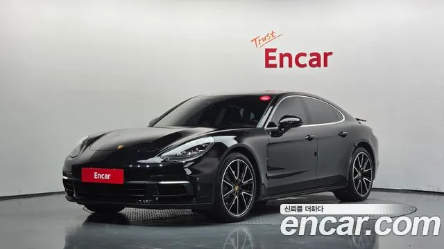 Porsche Panamera 2018 — photo 1